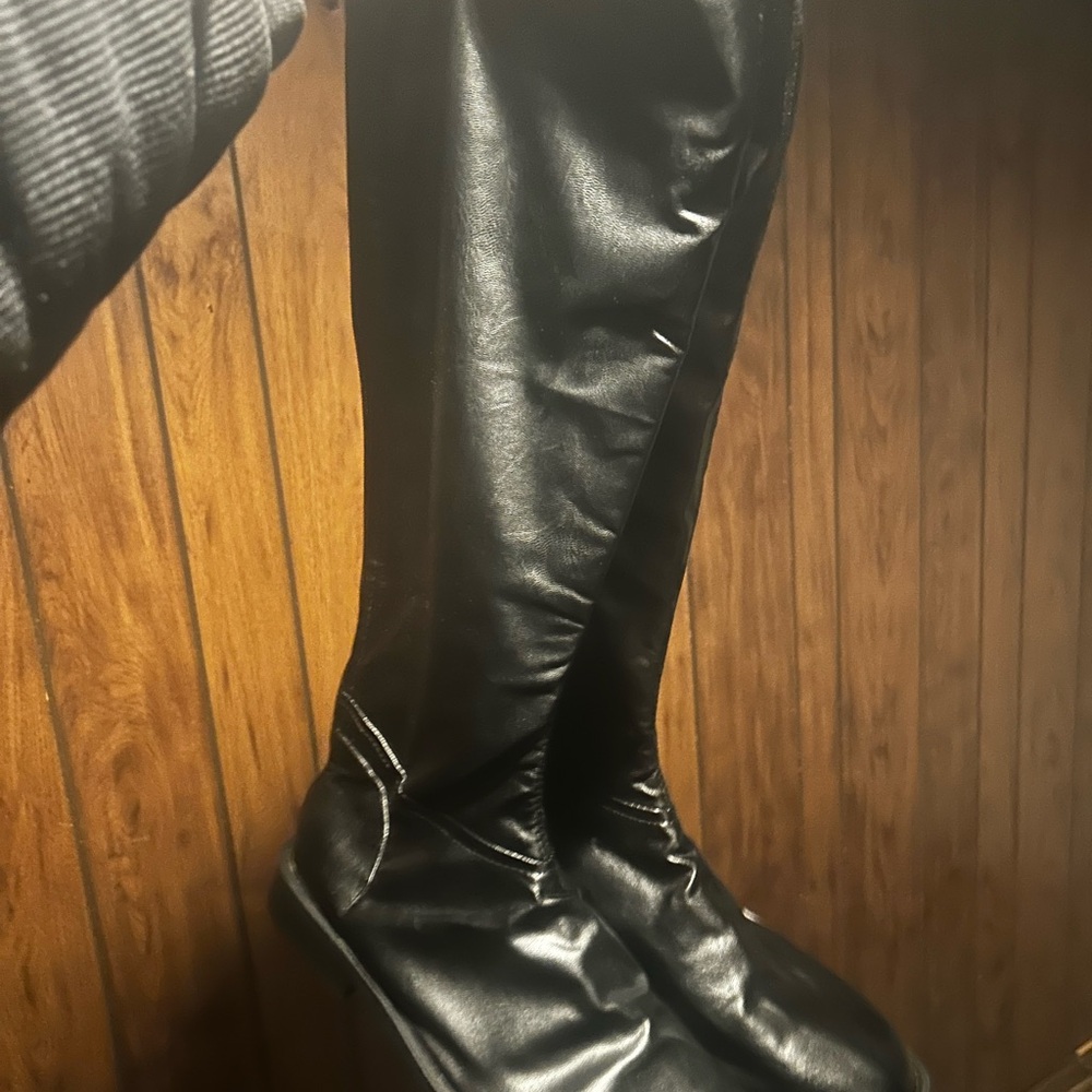 Sleek Black Knee-High Boots